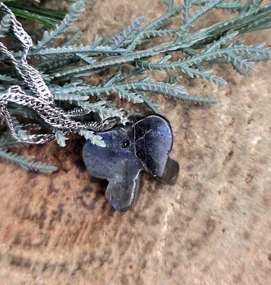 Nature Labradorite Flashy Cute Ribbon Pendant Necklace