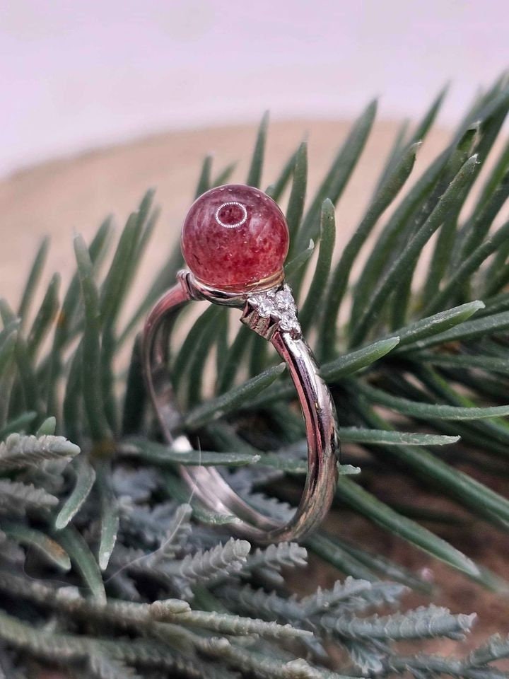 Beautiful Nature Strawberry Quartz Adjustable Ring