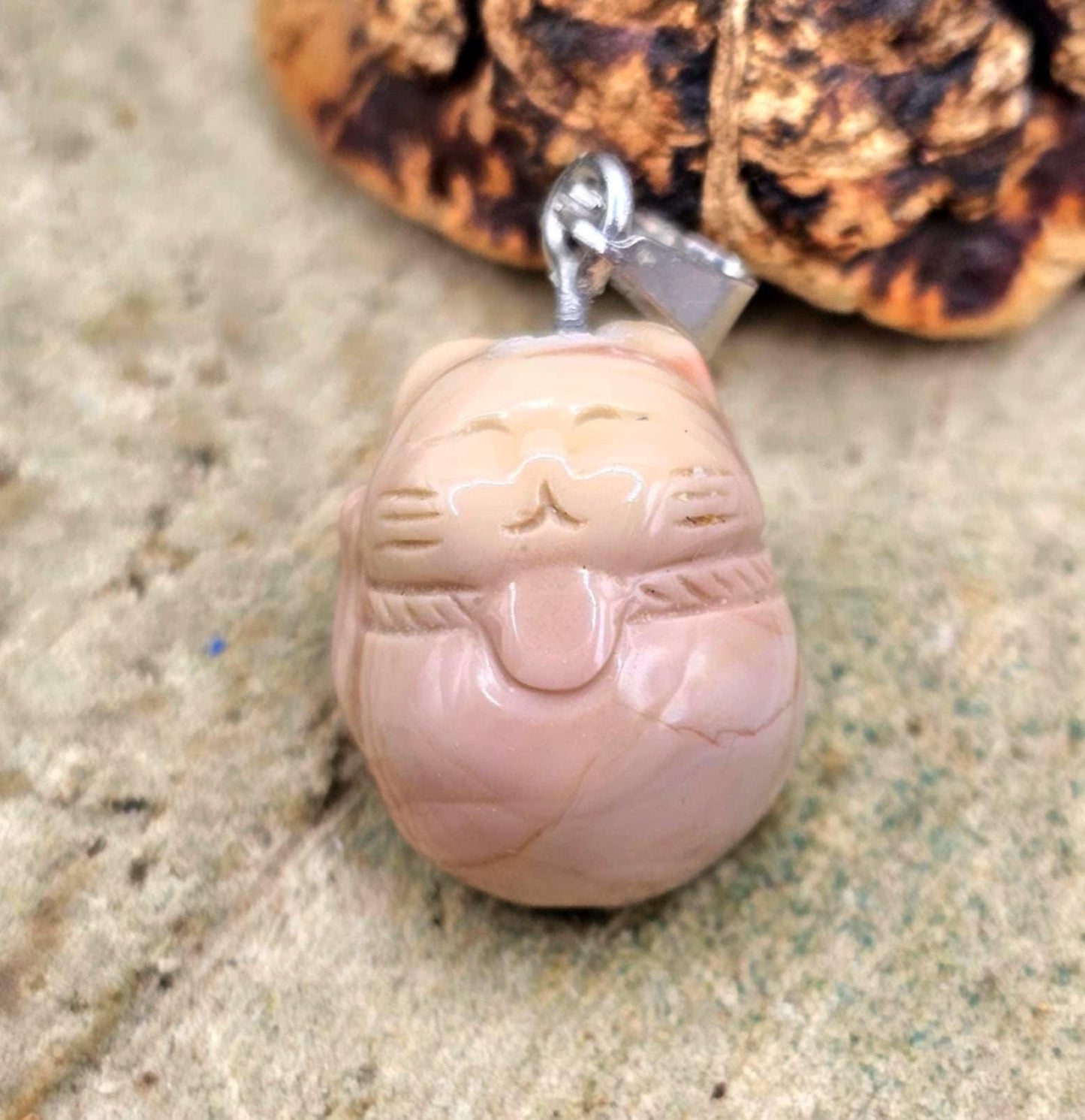 Nature Alashan Agate Hand Carved Lucky Cat Pendant Necklace