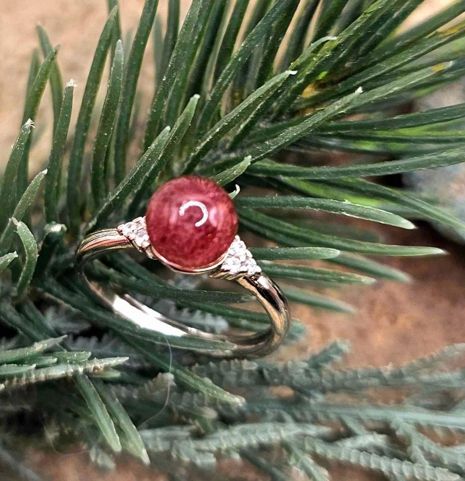 Beautiful Nature Strawberry Quartz Adjustable Ring