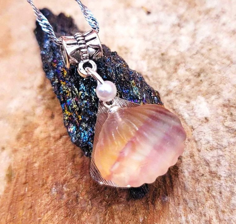 Nature Rainbow Fluorite Shell With Star Pendant Necklace