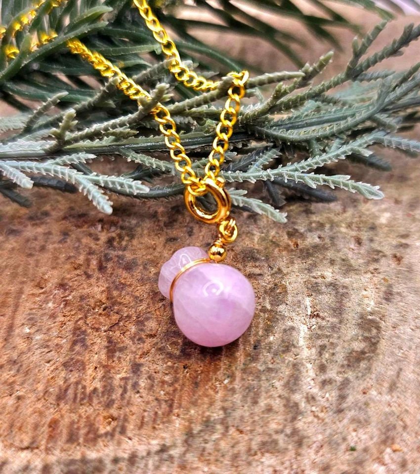 Beautiful Purple Kunzite Carved Blessing Coinbag Pendant Necklace