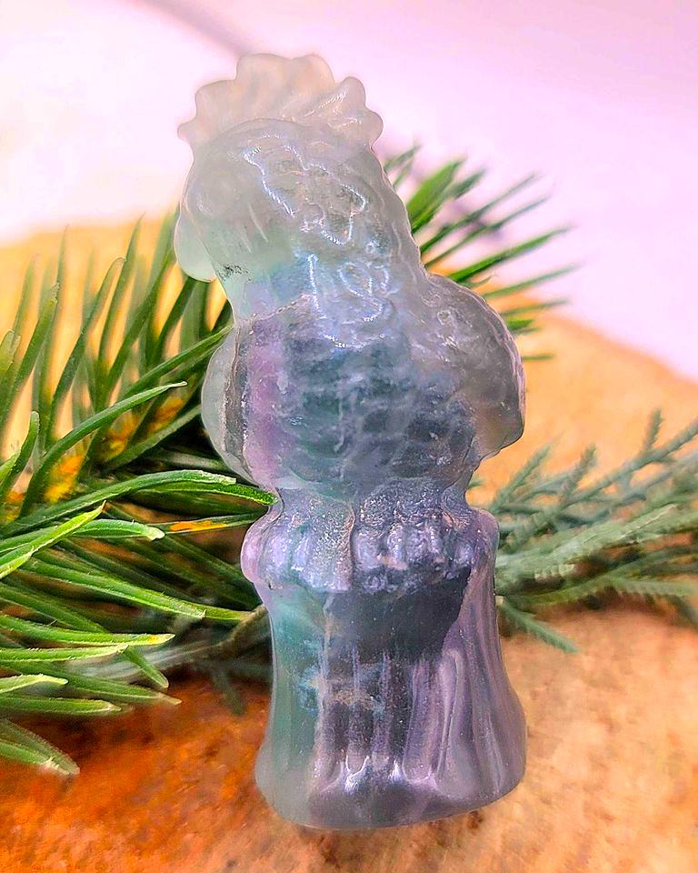 Beautiful Nature Rainbow Fluorite Hand Carved Woodpecker On Tree Stump Figure
