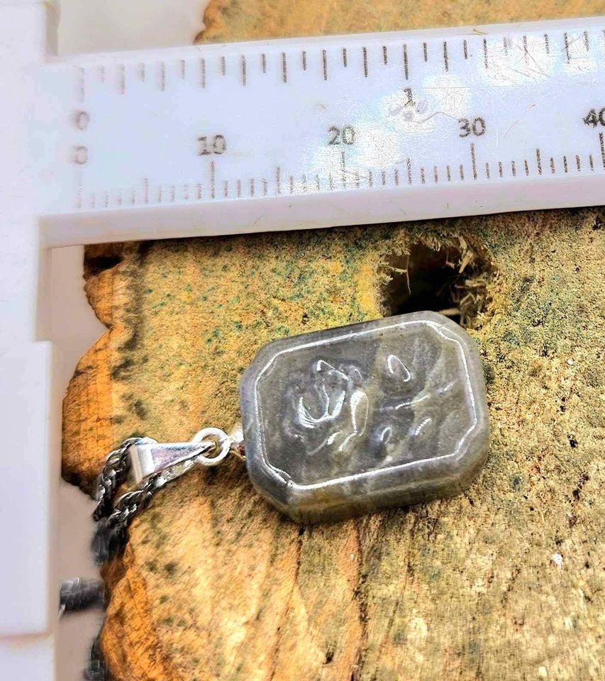 Nature Labradorite Carved Flashy Rose Portrait Pendant Necklace