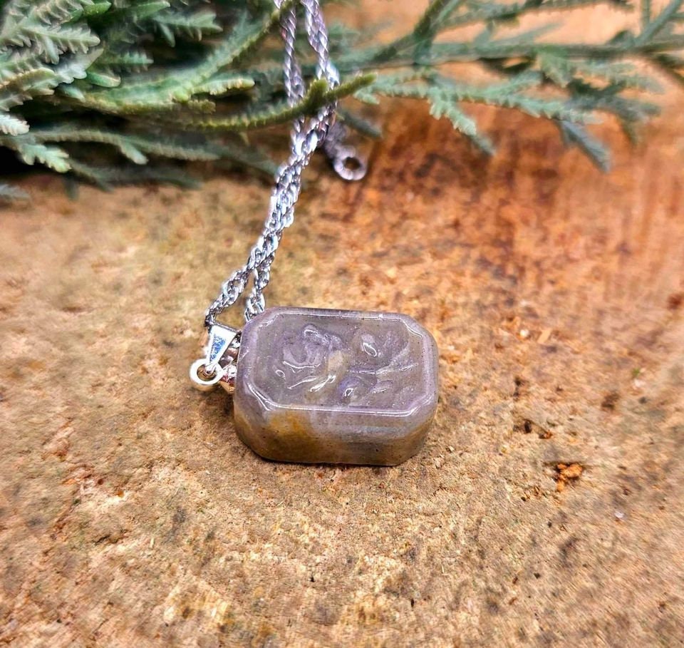 Nature Labradorite Carved Flashy Rose Portrait Pendant Necklace