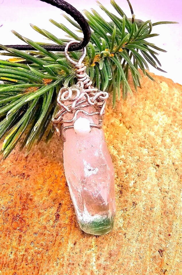 Nature Green Phantom Long Point Wire Wrapped Pendant Necklace