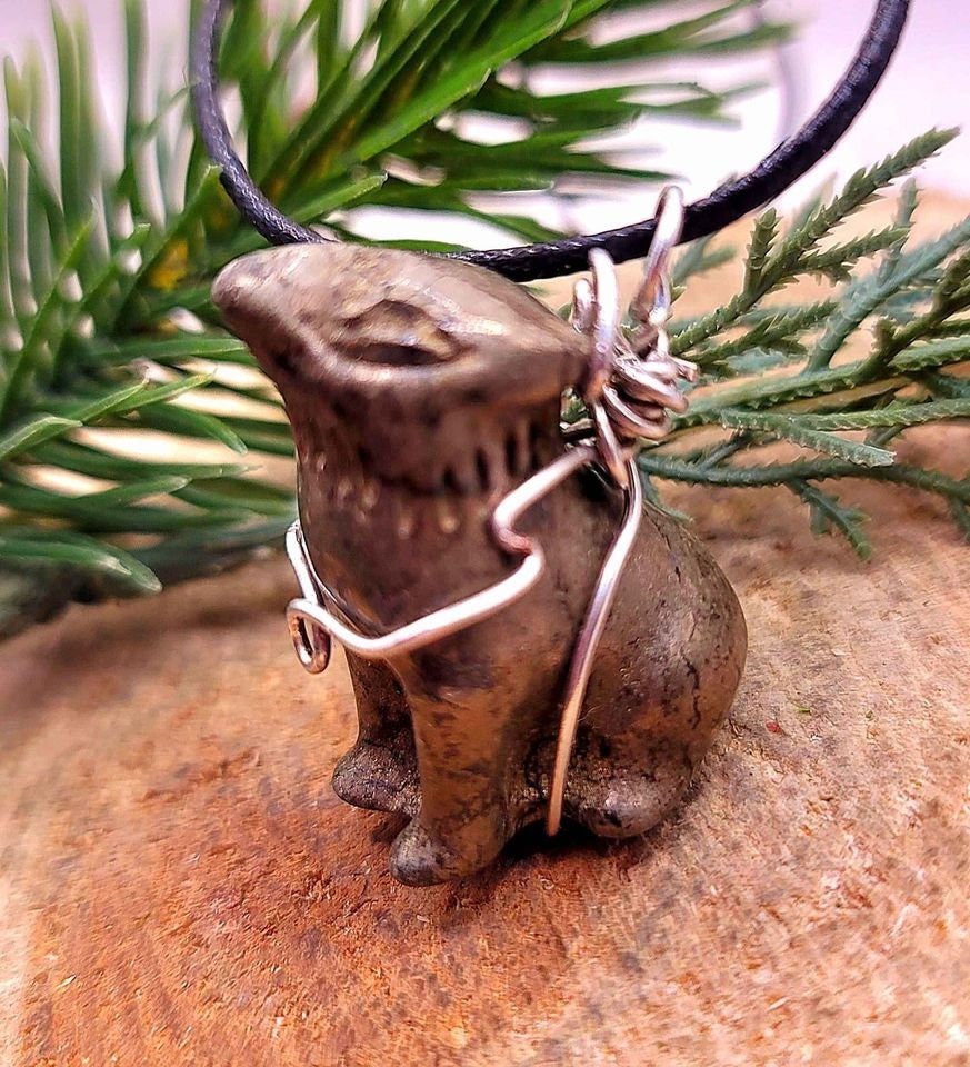 Beautiful Nature Gold Pyrite Hand Carved Wolf Pendant Necklace