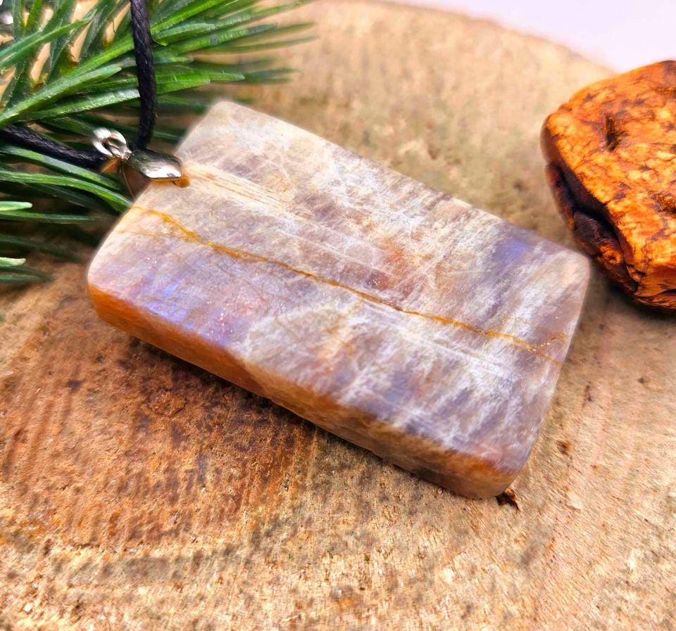 Nature Cream Moonstone Carved Pisces Pendant Necklace