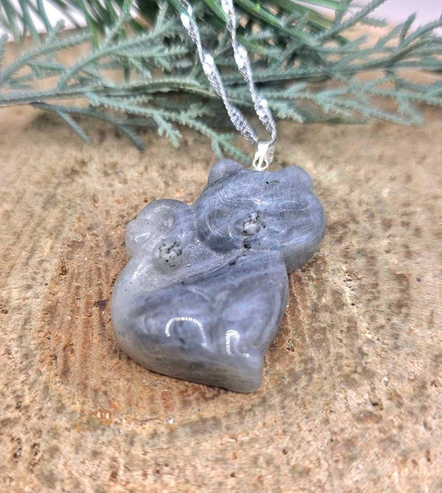Nature Labradorite Strong Flash Relaxing Cat Pendant Necklace