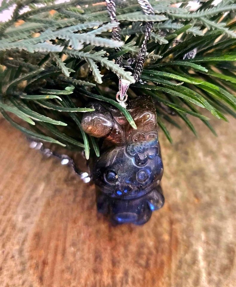 Adorable Nature Labradorite Carved Flashy Rabbit With Flower Pendant Necklace