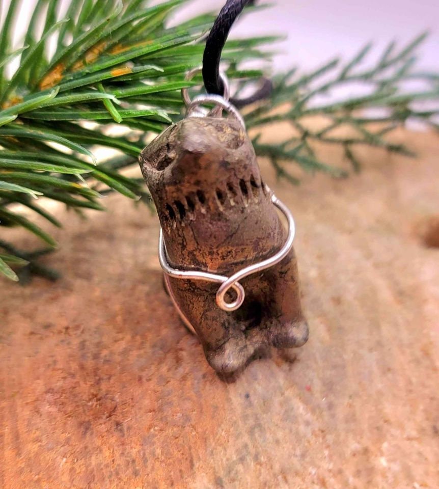 Beautiful Nature Gold Pyrite Hand Carved Wolf Pendant Necklace