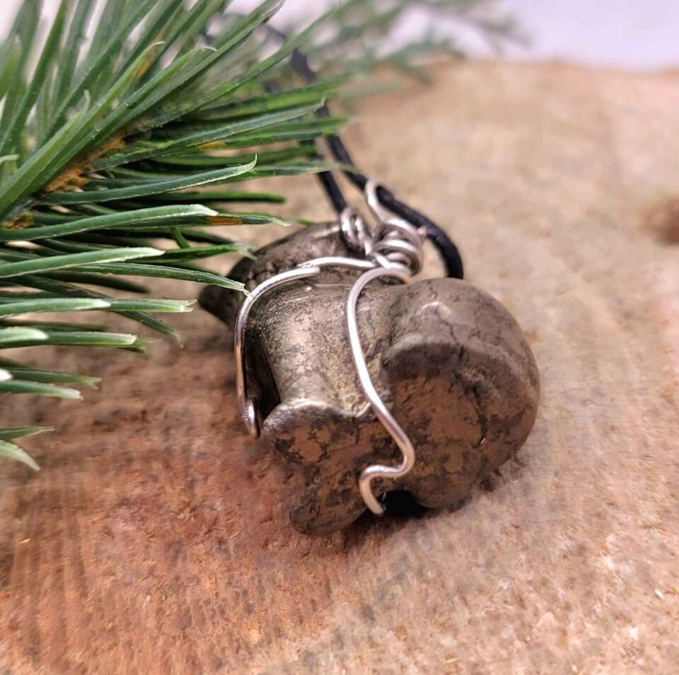 Beautiful Nature Gold Pyrite Hand Carved Wolf Pendant Necklace