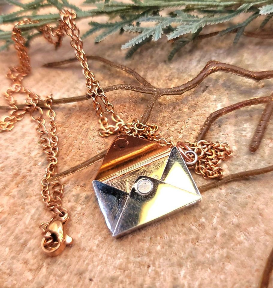 Rose Gold Silver Metal "Love You" Openable Letter Pendant Necklace