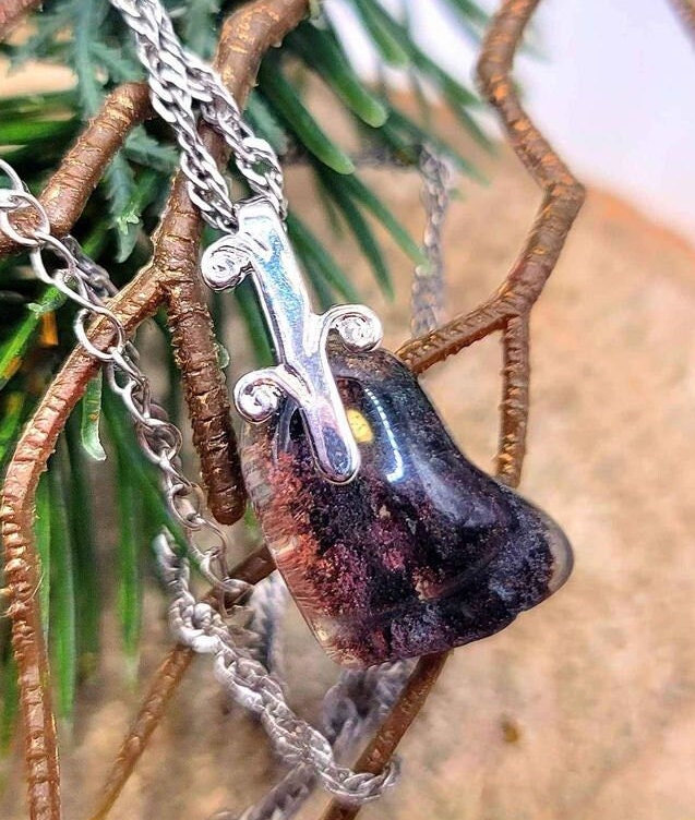 Beautiful Nature Phantom Quartz Hand Carved Foot Silver Leaf Pendant Necklace