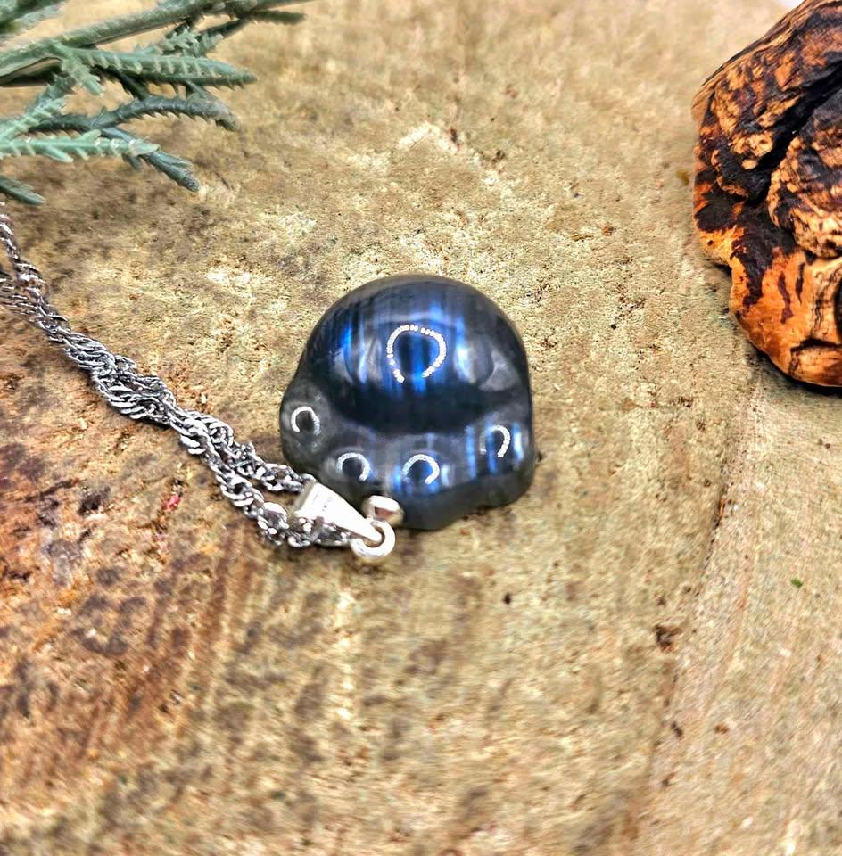 Nature Labradorite Carved Flashy Cute Animal Paw Pendant Necklace