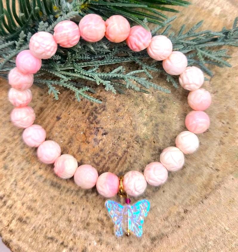 Nature Queen Pink Conch Lotus Carving Bead Butterfly Charm Bracelet
