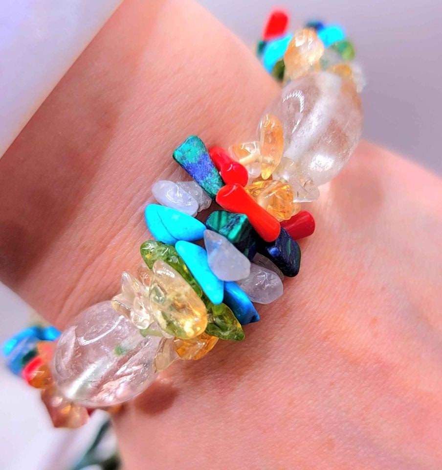 Unique Nature Clear Oval Crystal Triple Strand Mixed Crystal Chips Bracelet