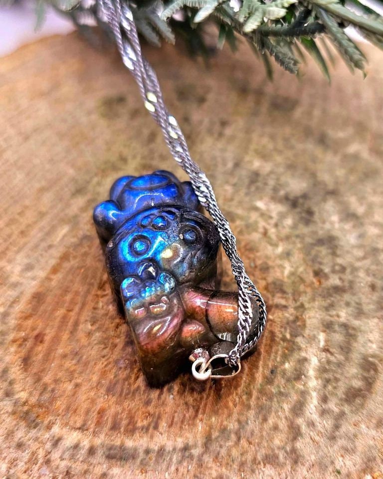 Adorable Nature Labradorite Carved Flashy Rabbit With Flower Pendant Necklace