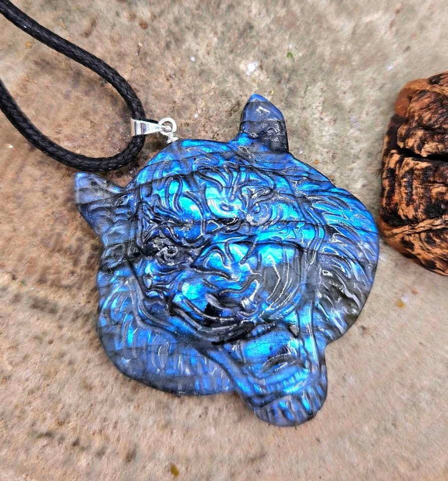 Nature Labradorite Flashy Powerful Tiger Pendant Necklace