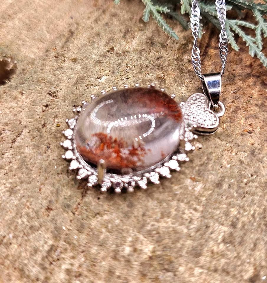 Nature Garden Oval Quartz Pendant Necklace