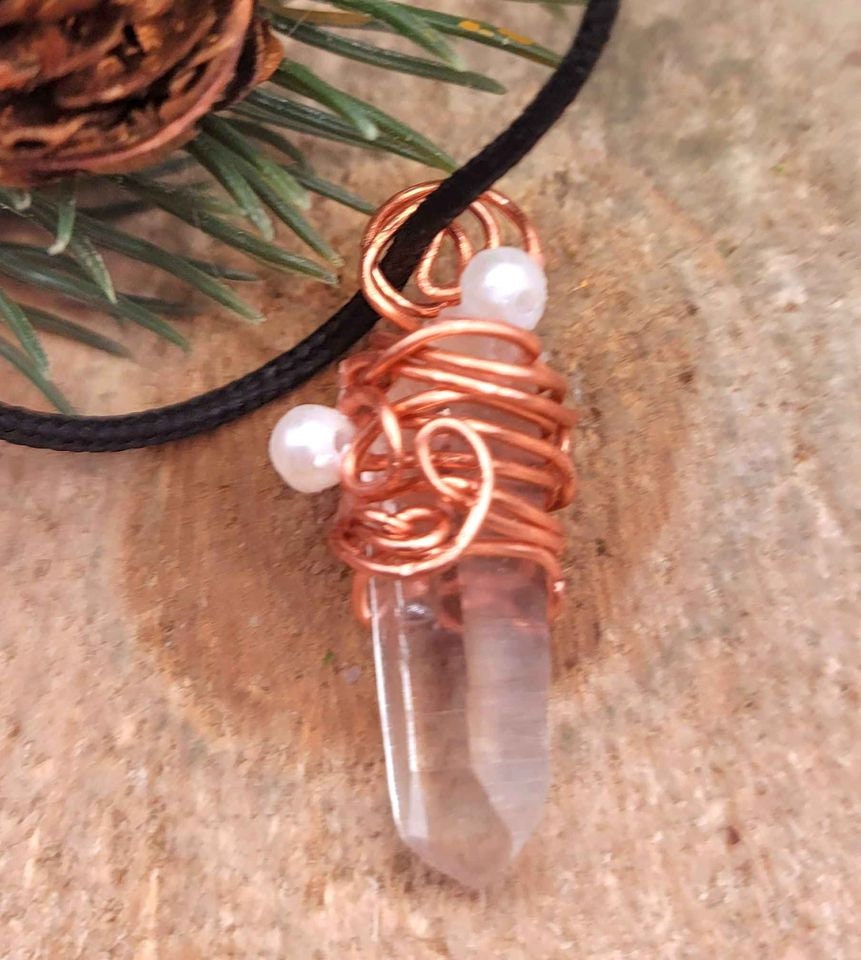 Beautiful Nature Tibet Himalayan Lemurian Crystal Point Pendant Necklace