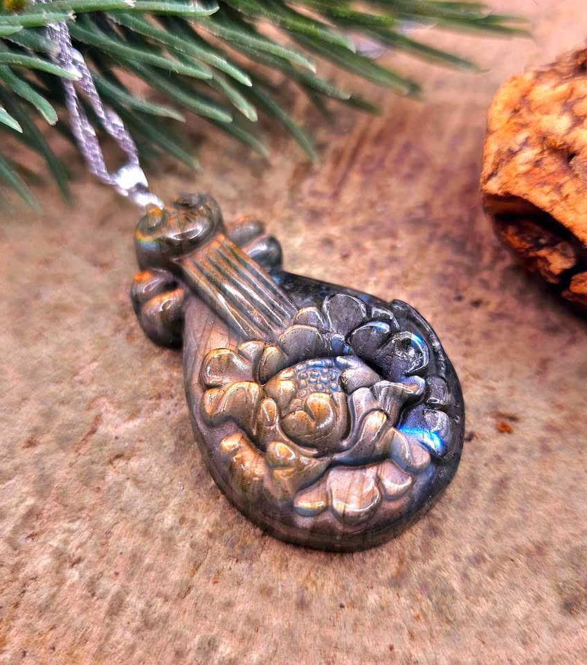 Nature Labradorite Carved Lotus Chinese Pipa Pendant Necklace