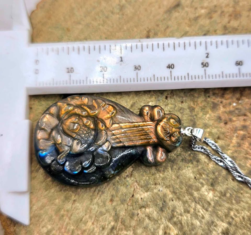 Nature Labradorite Carved Lotus Chinese Pipa Pendant Necklace