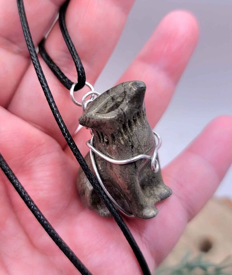 Beautiful Nature Gold Pyrite Hand Carved Wolf Pendant Necklace