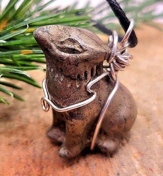 Beautiful Nature Gold Pyrite Hand Carved Wolf Pendant Necklace