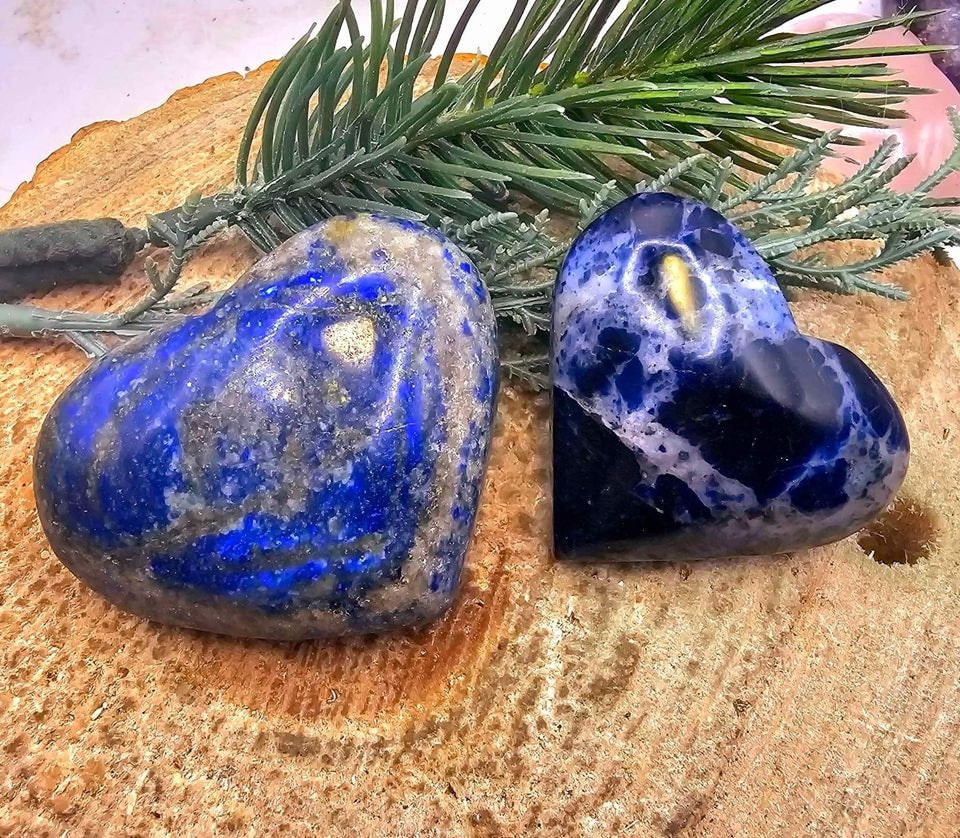 Selection Nature Stone Carved Heart Palm Stones Decor