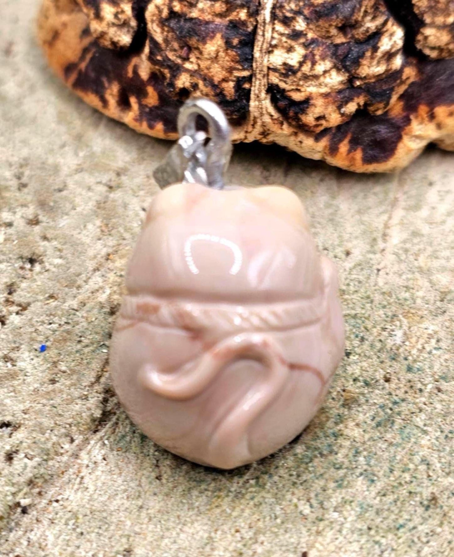 Nature Alashan Agate Hand Carved Lucky Cat Pendant Necklace