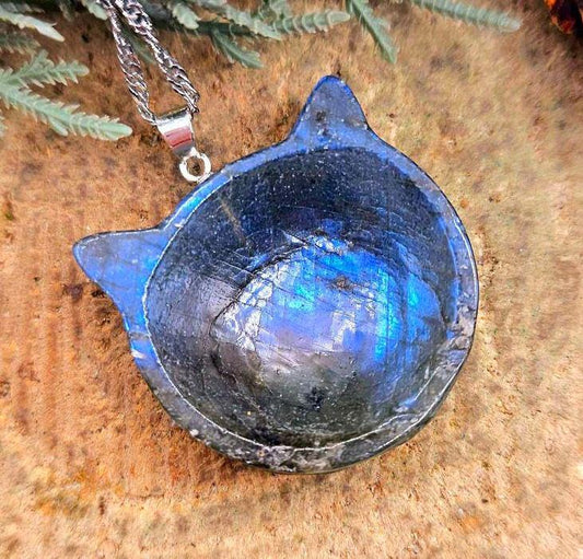 Nature Labradorite Carved Flashy Cat Dish Pendant Necklace.