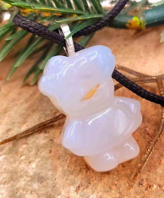 Adorable Nature Agate Hand Carved Peppa Pig Pendant Necklace.