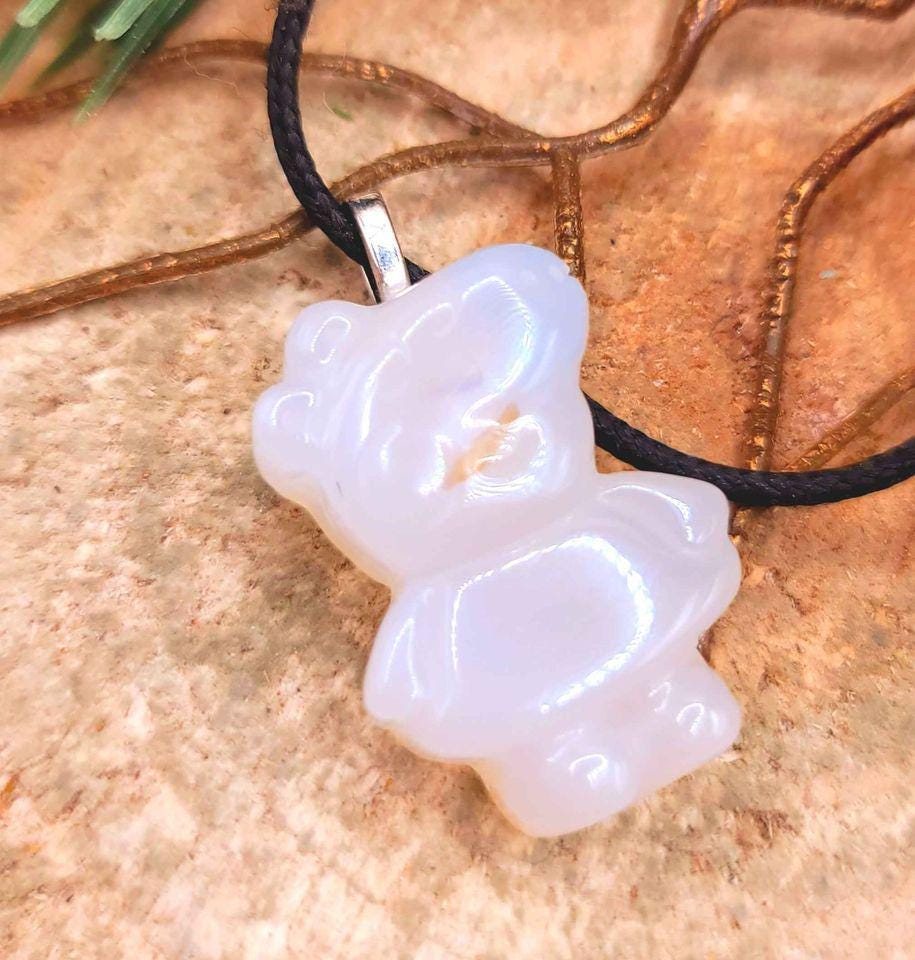 Adorable Nature Agate Hand Carved Peppa Pig Pendant Necklace.