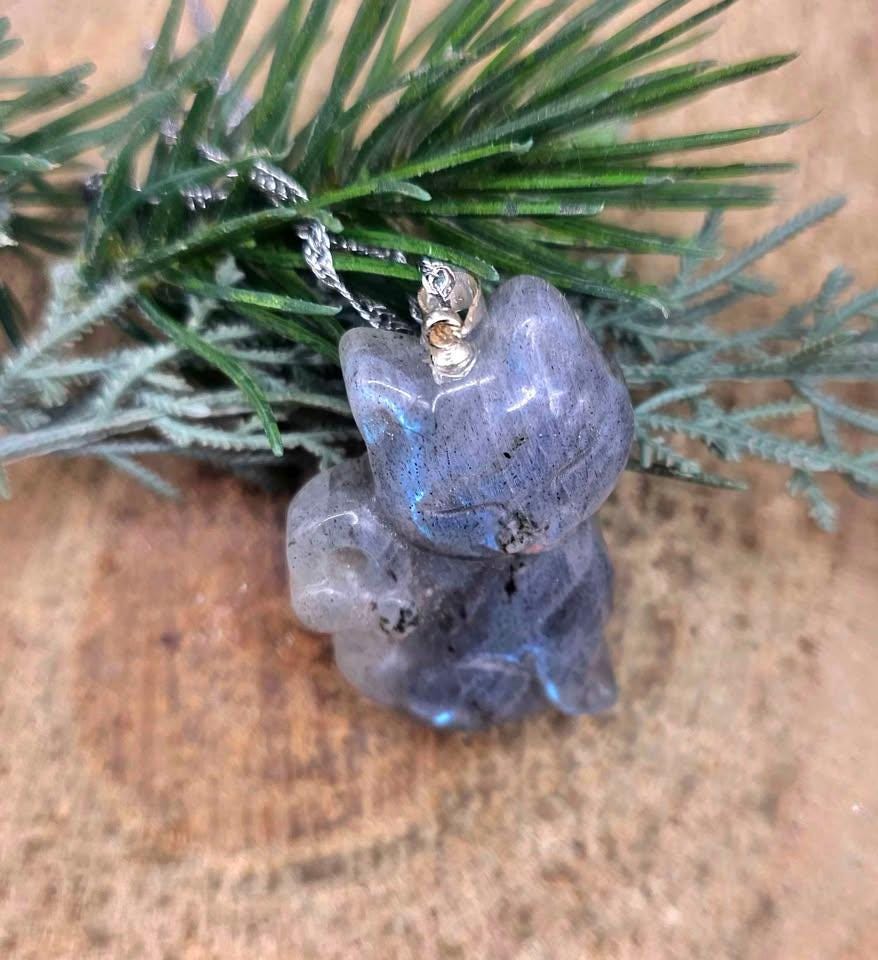 Nature Labradorite Strong Flash Relaxing Cat Pendant Necklace