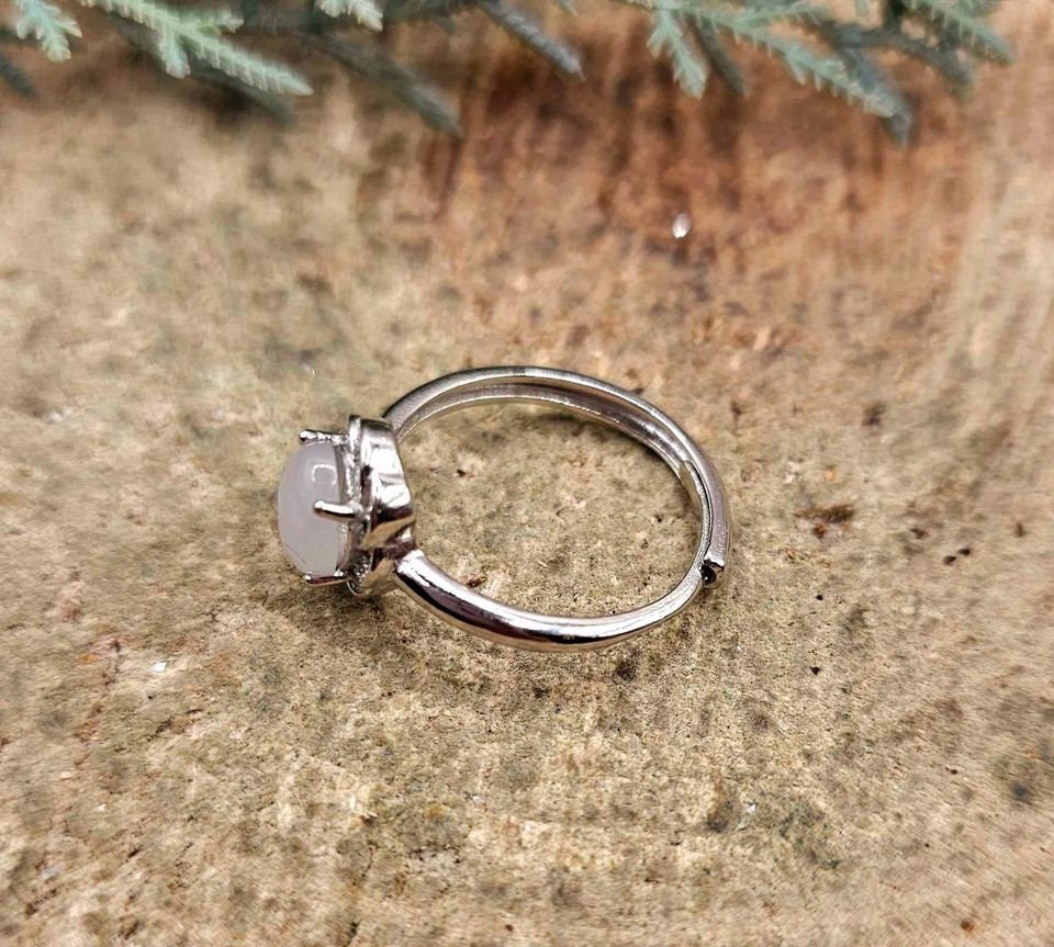 Beautiful Nature White Chalcedony Flower Band Adjustable Ring