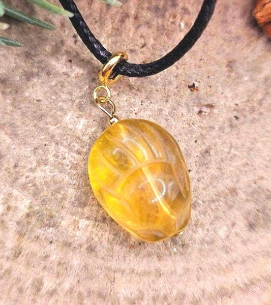 Nature Fluorite Sleeping Nine Tails Fox Pendant Necklace