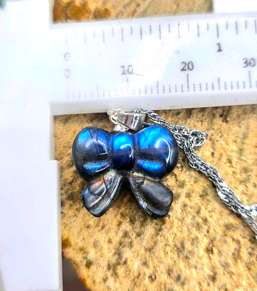 Nature Labradorite Flashy Cute Ribbon Pendant Necklace