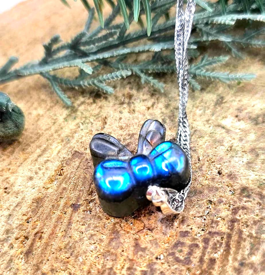 Nature Labradorite Flashy Cute Ribbon Pendant Necklace