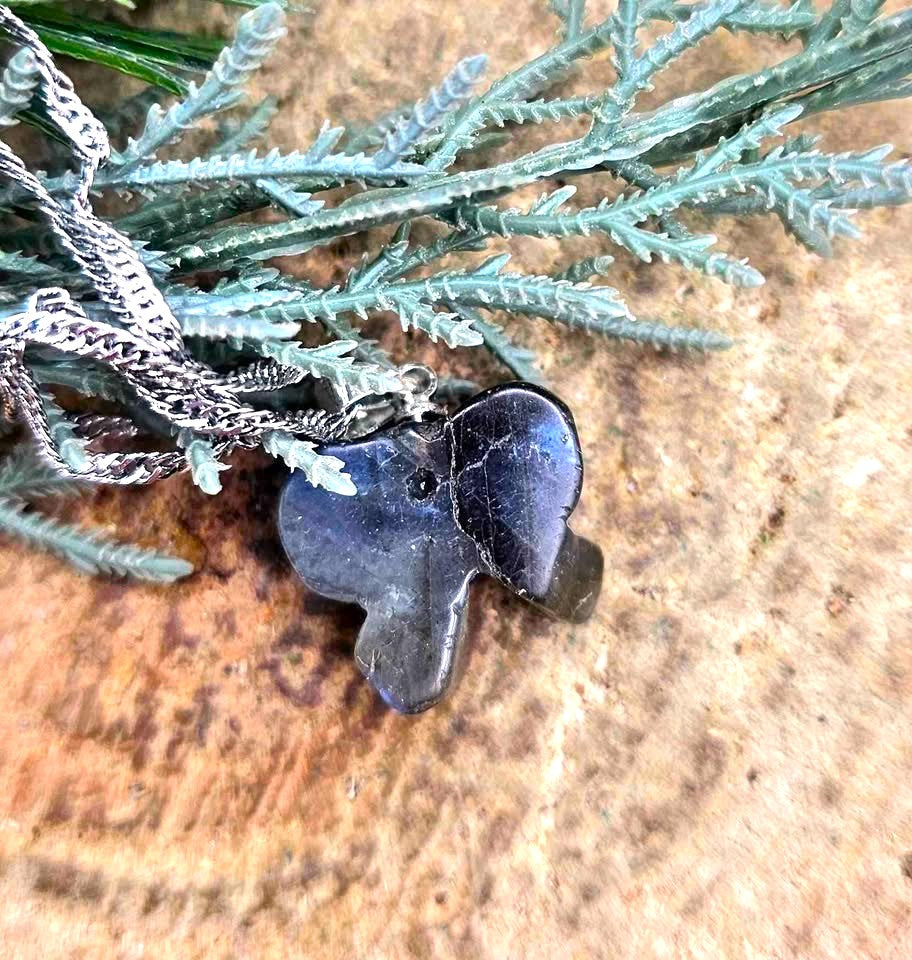 Nature Labradorite Flashy Cute Ribbon Pendant Necklace