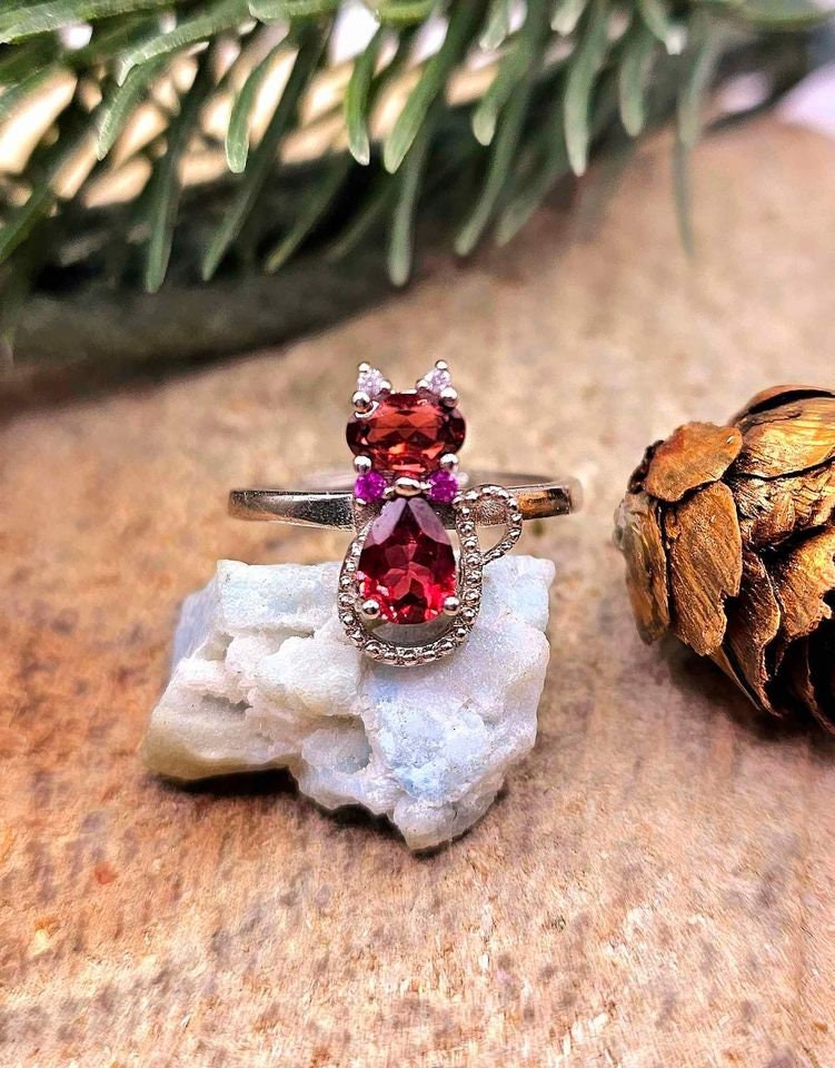Adorable Nature Red Garnet Gemstone Elegant Cat With Bow S925 Adjustable Ring