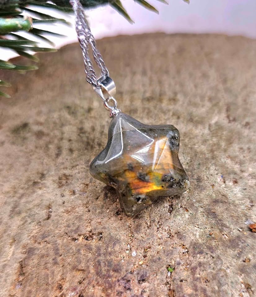 Nature Labradorite Flashy Faceted Star Pendant Necklace