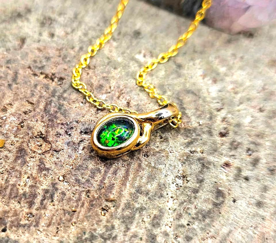 Vintage Australian Opal Pendant Necklace