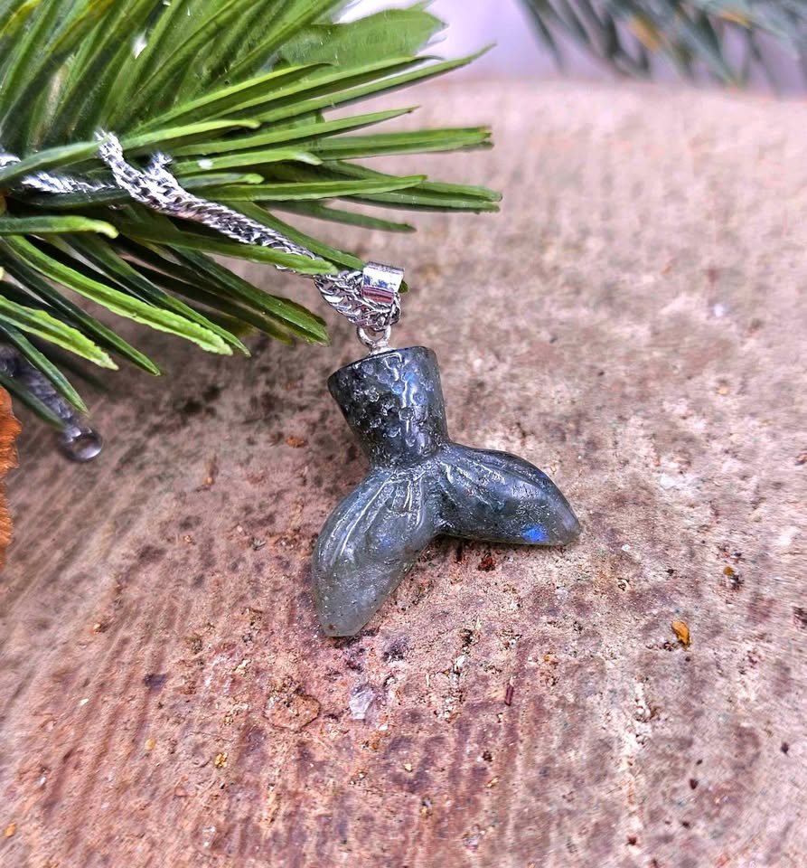 Nature Labradorite Carved Flashy Mermaid Tail Pendant Necklace