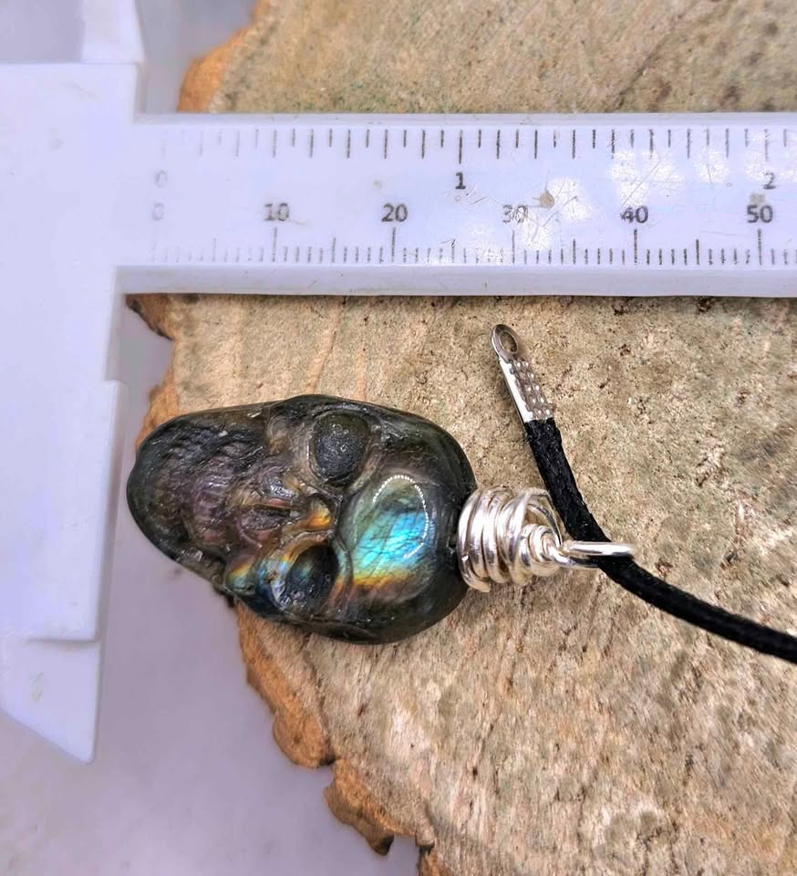 Nature Labradorite Flashy Skull Pendant Necklace
