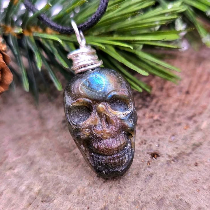 Nature Labradorite Flashy Skull Pendant Necklace