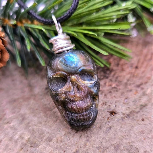 Nature Labradorite Flashy Skull Pendant Necklace