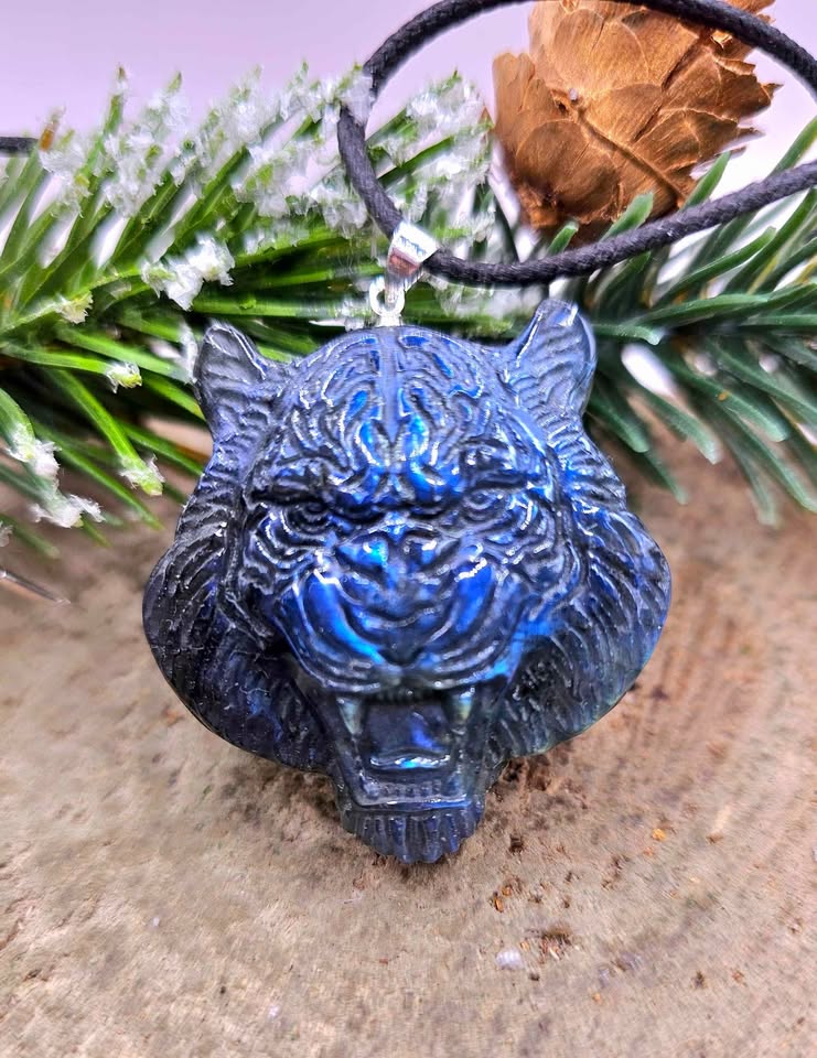 Nature Labradorite Flashy Powerful Tiger Pendant Necklace