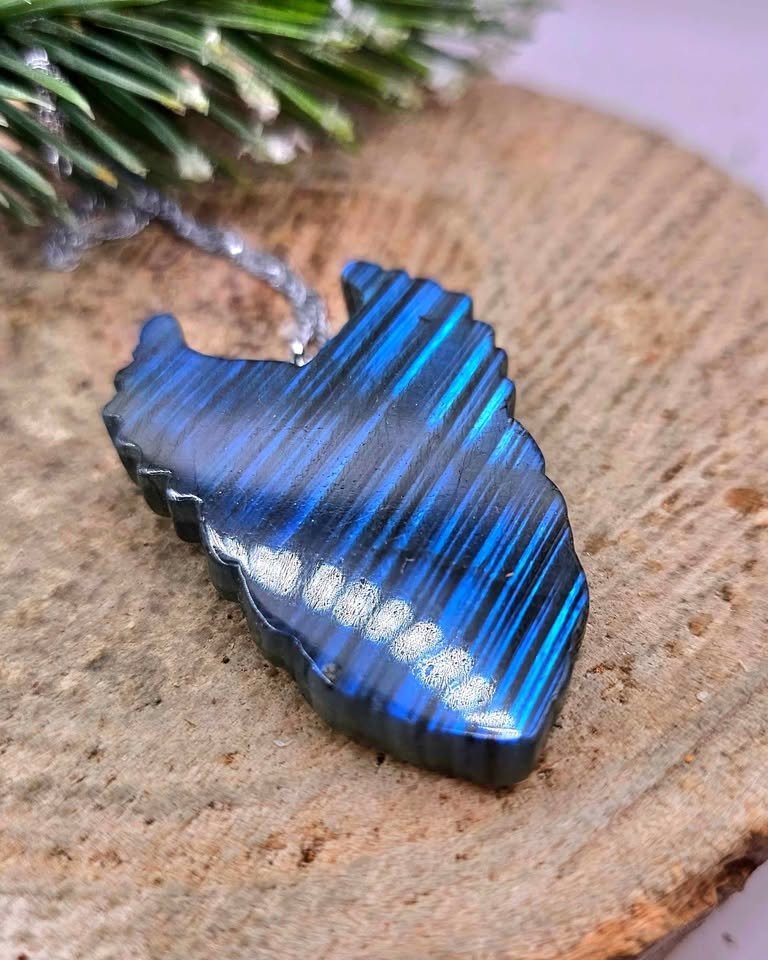 Nature Labradorite Carved Flashy Angel Wing Pendant Necklace