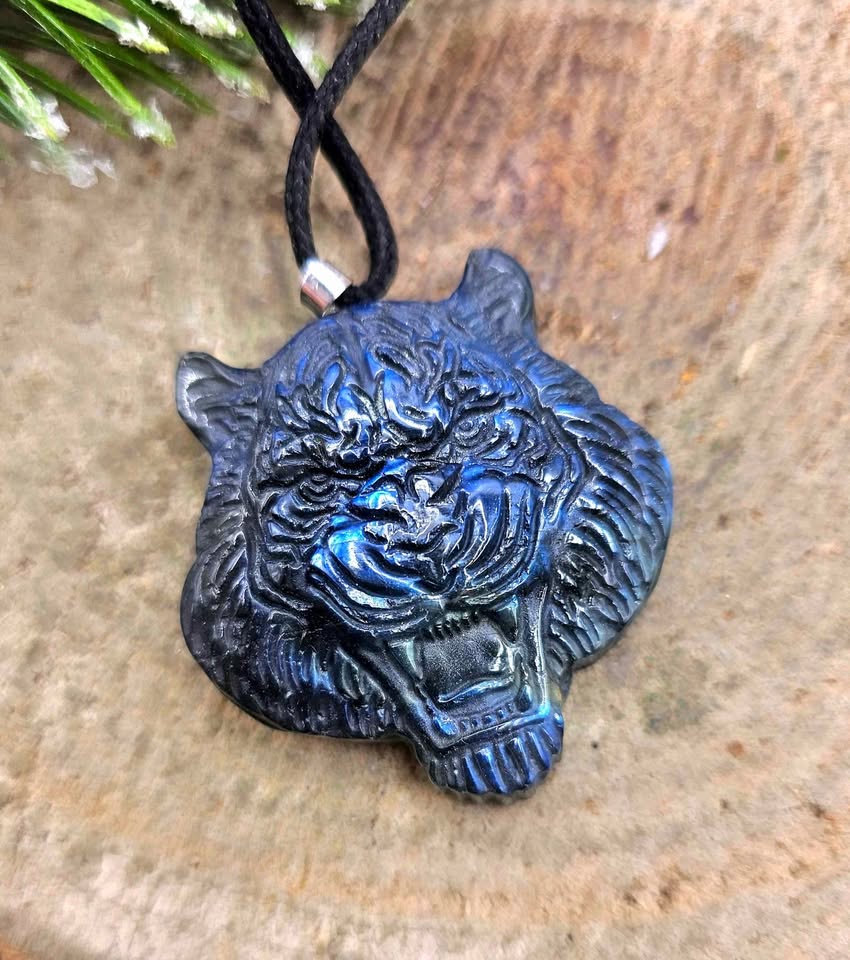 Nature Labradorite Flashy Powerful Tiger Pendant Necklace